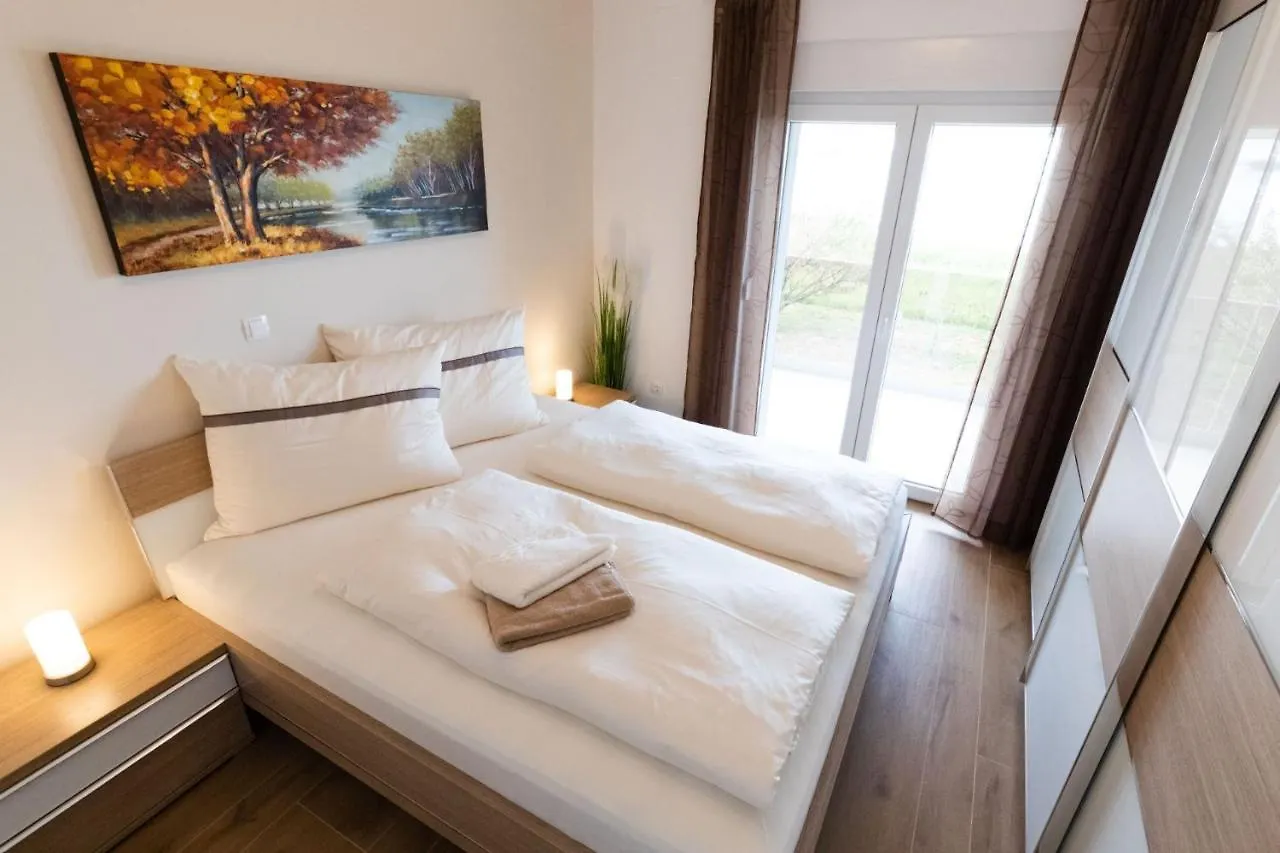 Beachfront Reiterer Villa V2 With Seaview 30 Meters From The Beach - Crowonder Luxury Rent Privlaka