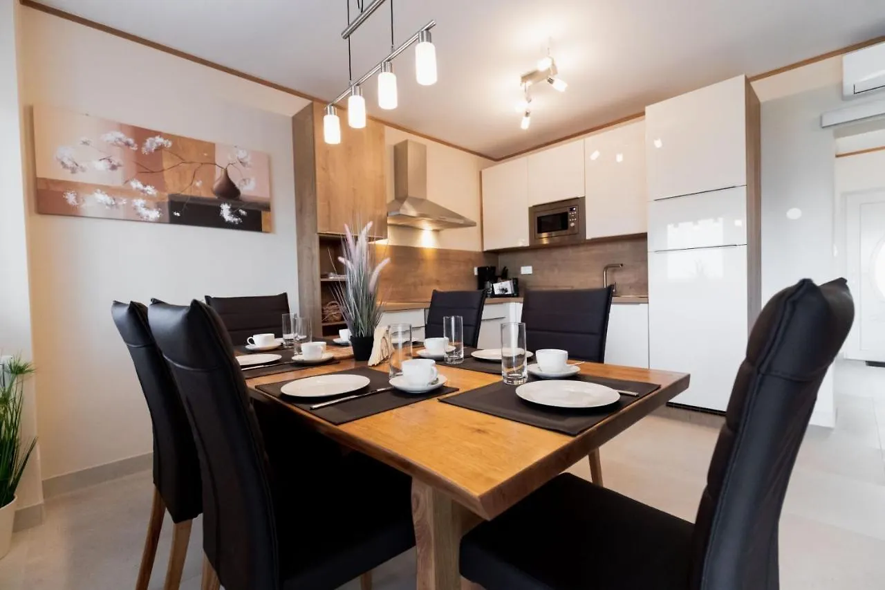 Beachfront Reiterer Villa V2 With Seaview 30 Meters From The Beach - Crowonder Luxury Rent Privlaka