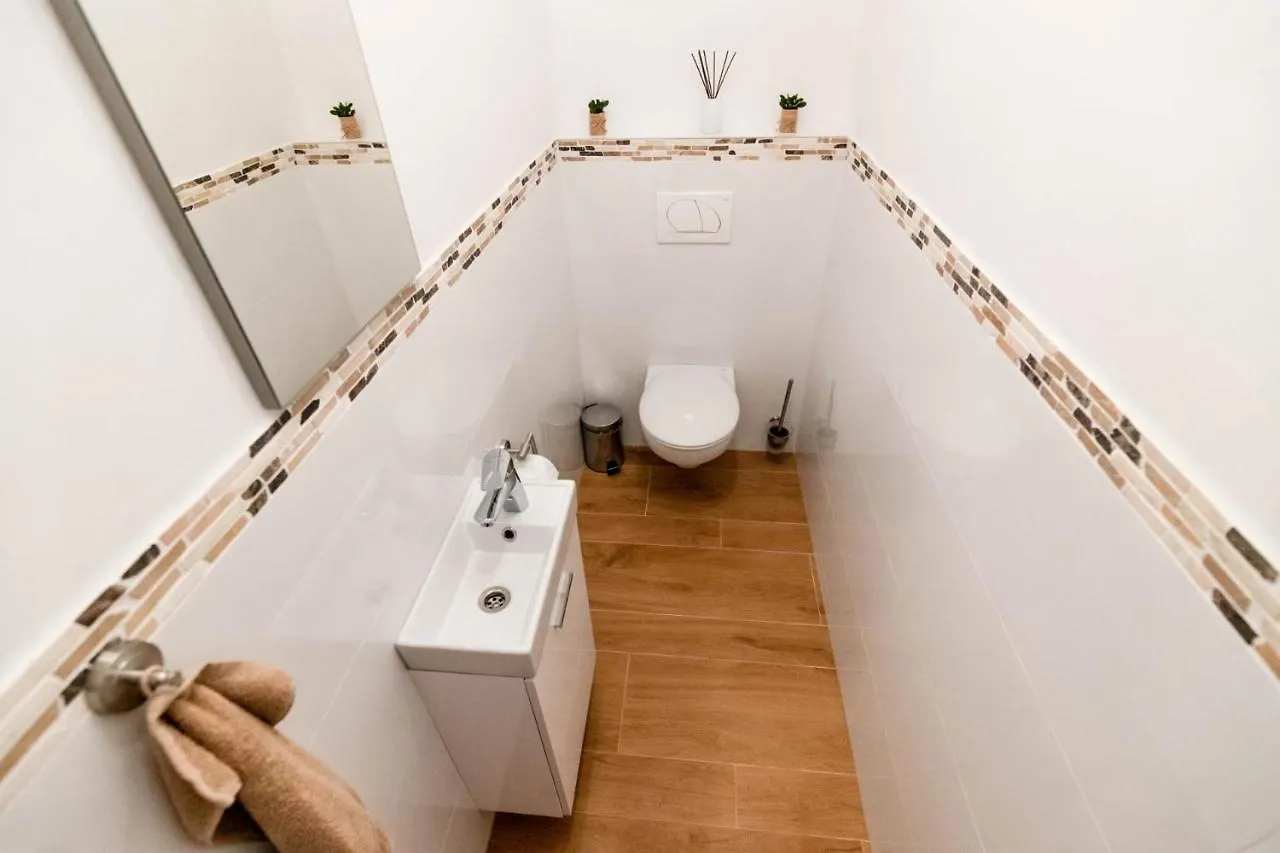 Beachfront Reiterer Villa V2 With Seaview 30 Meters From The Beach - Crowonder Luxury Rent Privlaka  Privlaka (Zadar)