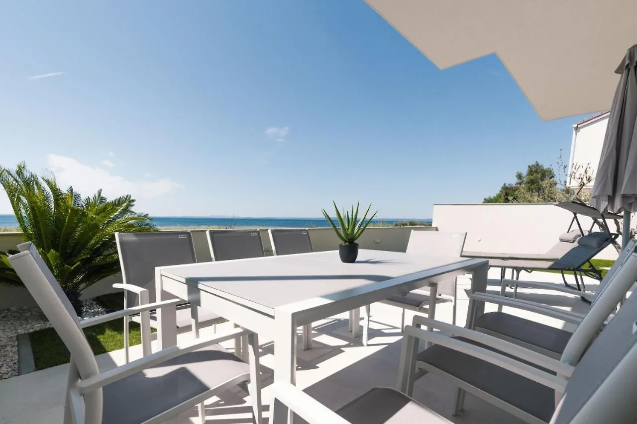 Beachfront Reiterer Villa V2 With Seaview 30 Meters From The Beach - Crowonder Luxury Rent Privlaka