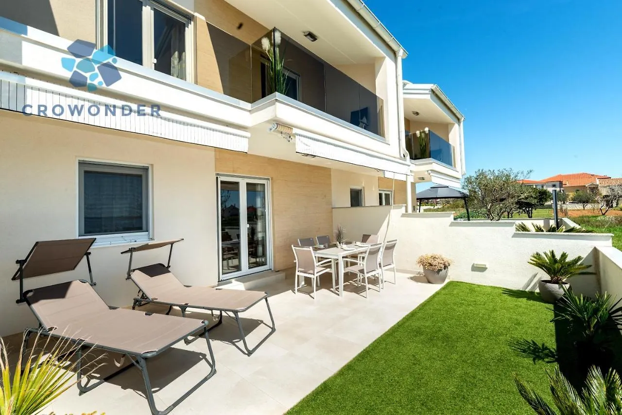 Beachfront Reiterer Villa V2 With Seaview 30 Meters From The Beach - Crowonder Luxury Rent Privlaka